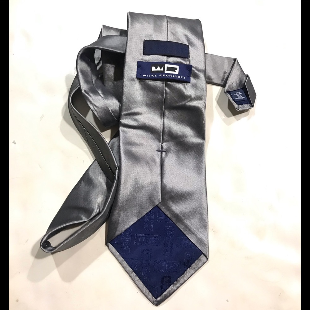 Wilke Rodriguez Silvery Shiny Men’s Tie